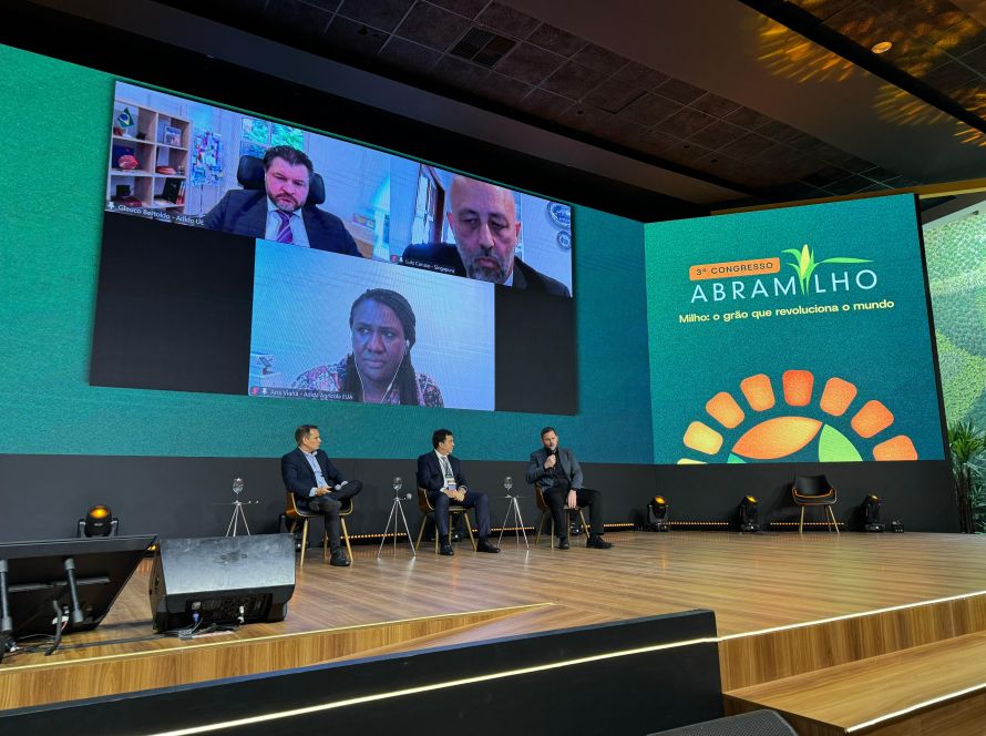 Aprosoja MT participa do 3º Congresso da Abramilho com estande institucional e painel ao lado de adidos internacionais