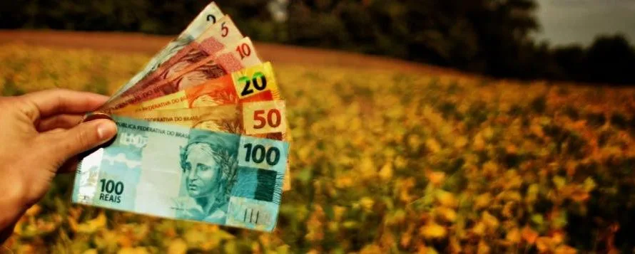 Aprosoja MT vê com preocupação cenário de endividamento no campo e defende medidas estruturantes