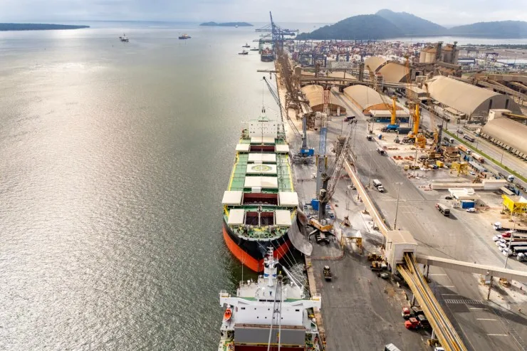 Bloqueio no Estreito de Ormuz pode afetar exportações brasileiras