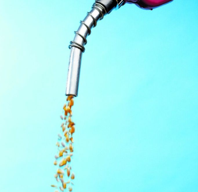 Como o etanol de milho de segunda safra contribui para a otimização do uso da terra no Brasil?