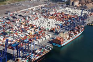 Tarifaço afeta 4% das exportações brasileiras, mas metade já tem destino alternativo