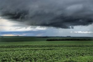 La Niña deve trazer chuvas irregulares e mais riscos ao agro no verão de 2026