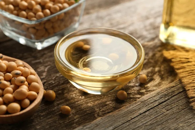 Processamento eficiente impulsiona presença do óleo de soja na indústria alimentícia