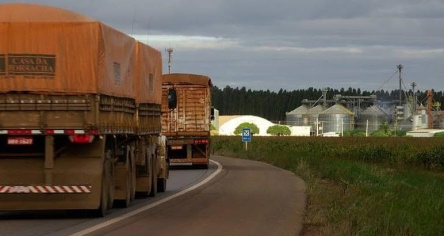 Frete de grãos sobe em MT e acende alerta para custos no campo