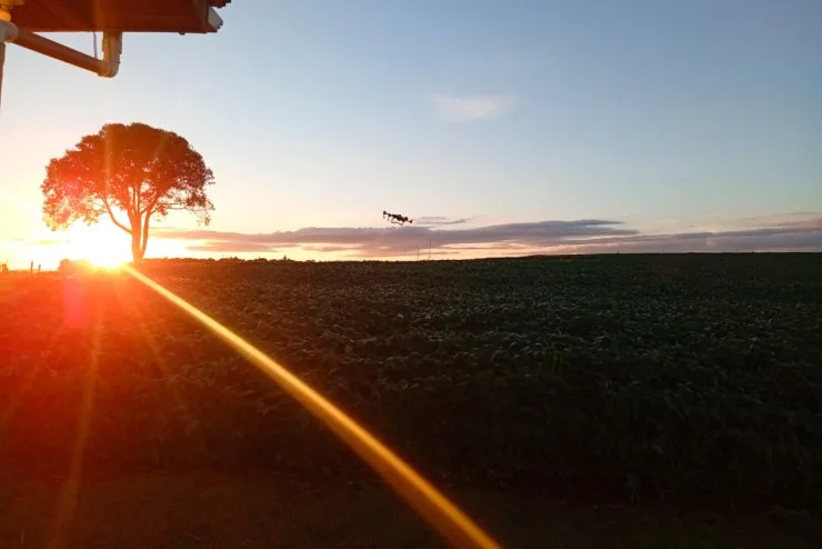 Escola agrícola integra drones, apicultura e soja em projeto de sustentabilidade