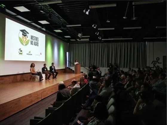Mestres no Agro qualifica 300 professores de Sinop (MT) sobre práticas e desafios do agronegócio e relação entre o setor e a educação