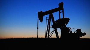 Petróleo sobe após China suspender exportações